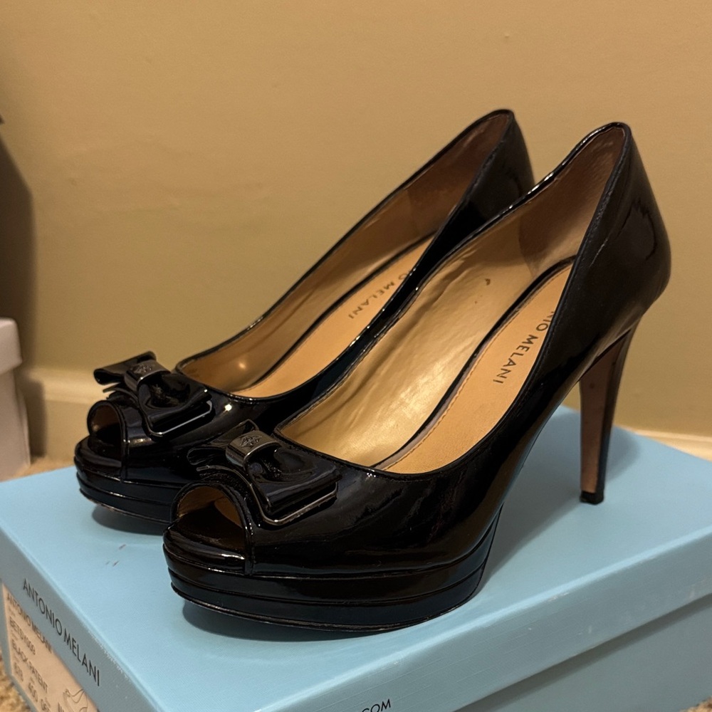 ANTONIO MELANI Glossy Black Bow Heels